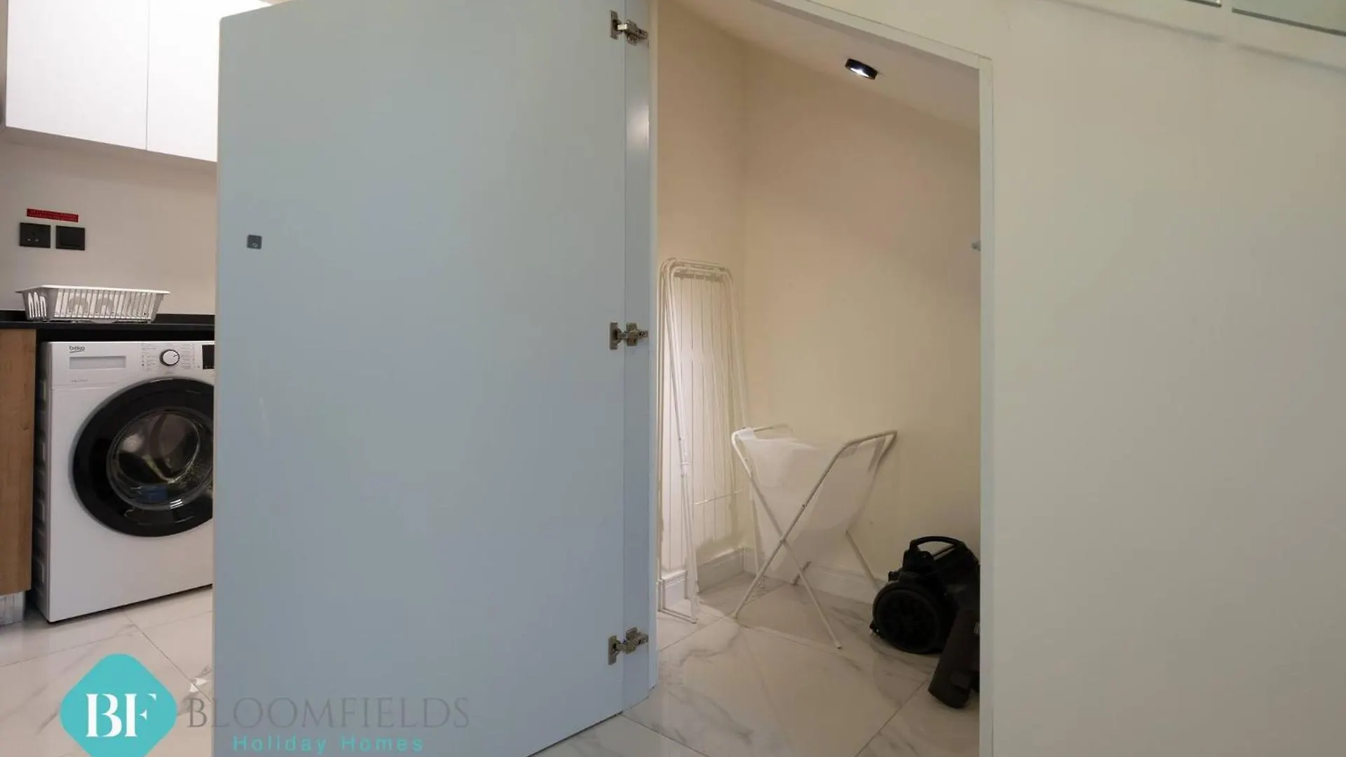 Bloomfields Premium 1Br Duplex In Rukan Dubai 0*,  United Arab Emirates